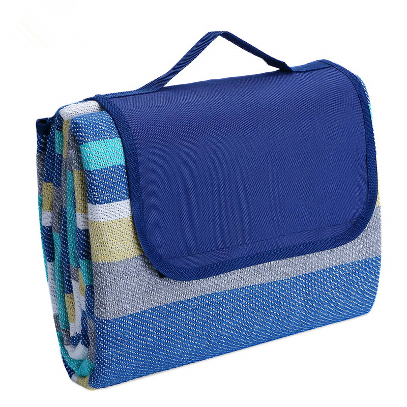 picnic blanket with straps