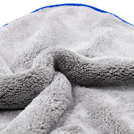 Paño de limpieza de microfibra súper gruesa 800gsm que detalla la toalla 