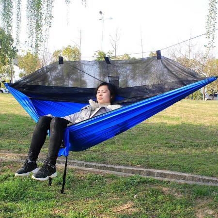 hamaca para acampar con mosquitera y correa resistente para árboles para viajes, mochileros, caminatas, actividades al aire libre 