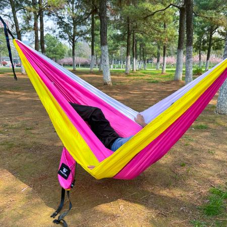 Hamaca doble portátil ligera, resistente a vuelcos, para camping y actividades al aire libre.