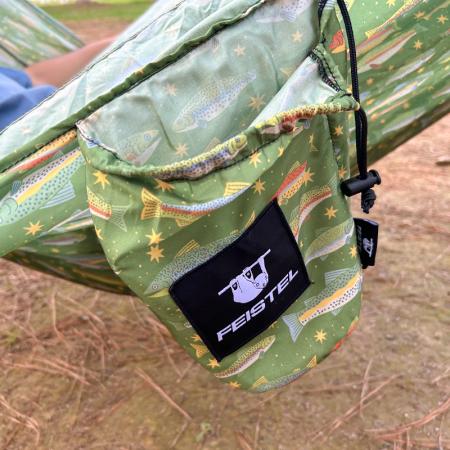 Hamaca de exterior de nailon con tela de paracaídas, ideal para acampar y hacer senderismo, con protección antimosquitos y capacidad para 150 kg.