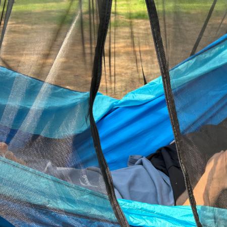 Hamaca fina con mosquitera para exteriores, antivuelco, para acampar, de tela de paracaídas.