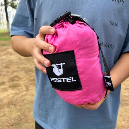 Hamaca doble portátil ligera, resistente a vuelcos, para camping y actividades al aire libre.