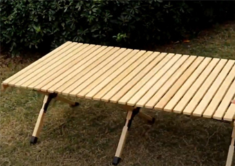 mesa de rollos de huevo
